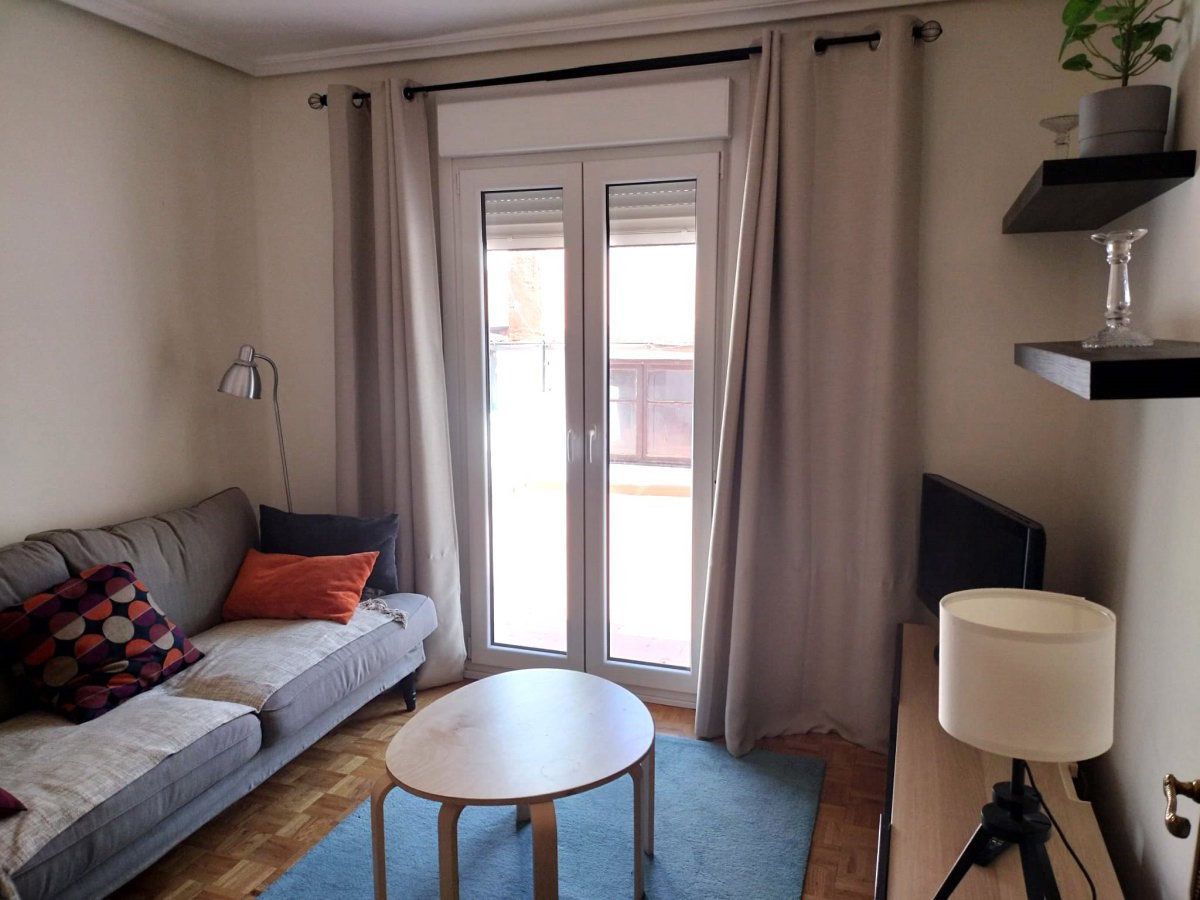 Bedroom of Flat for sale in Miranda de Ebro  with Heating, Terrace and Furnished