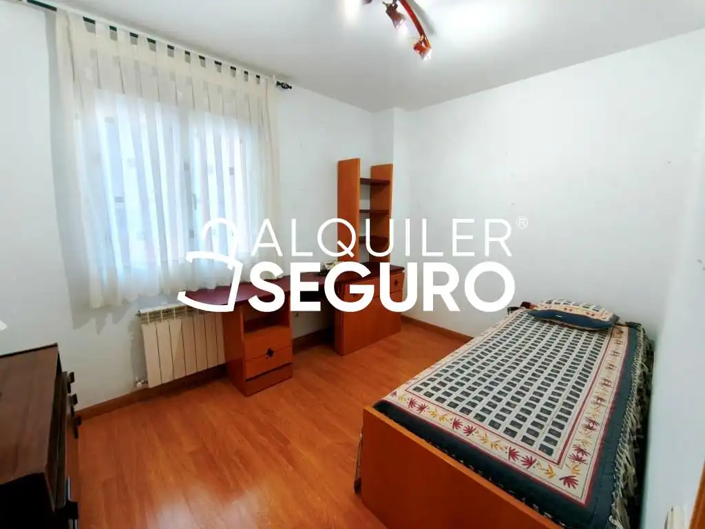 Flat for rent in Pintor Murillo, Norte - Universidad