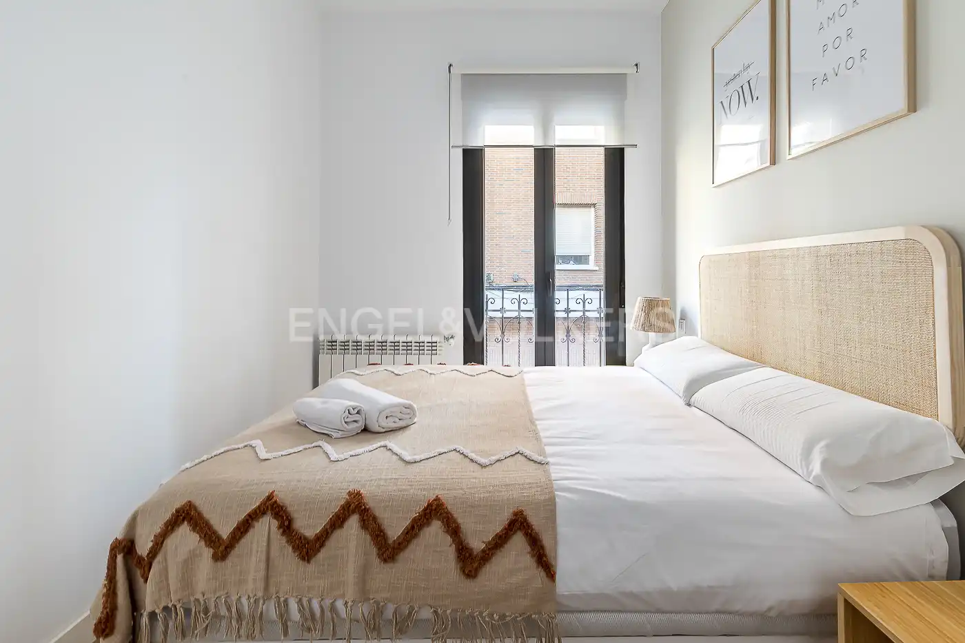 Dormitori de Apartament de lloguer en Madrid amb Aire condicionat, Calefacció i Moblat