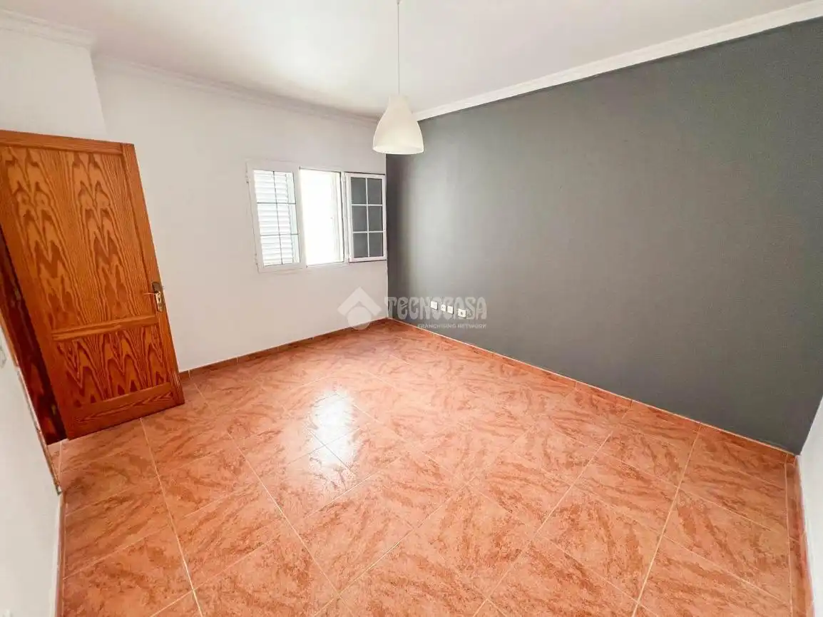 Casa aparellada en venda a Cruce de Arinaga, imagen 17