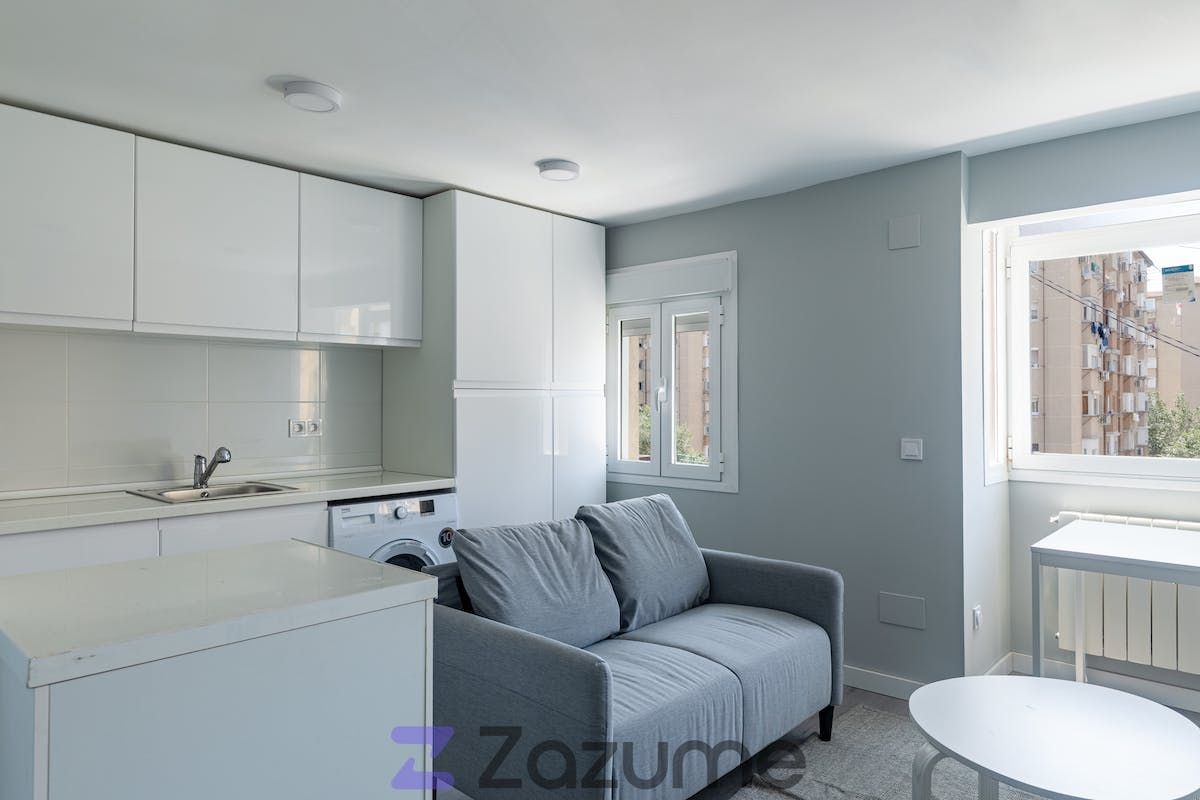 Dormitori de Pis de lloguer en  Madrid Capital amb Calefacció, Moblat i Forn