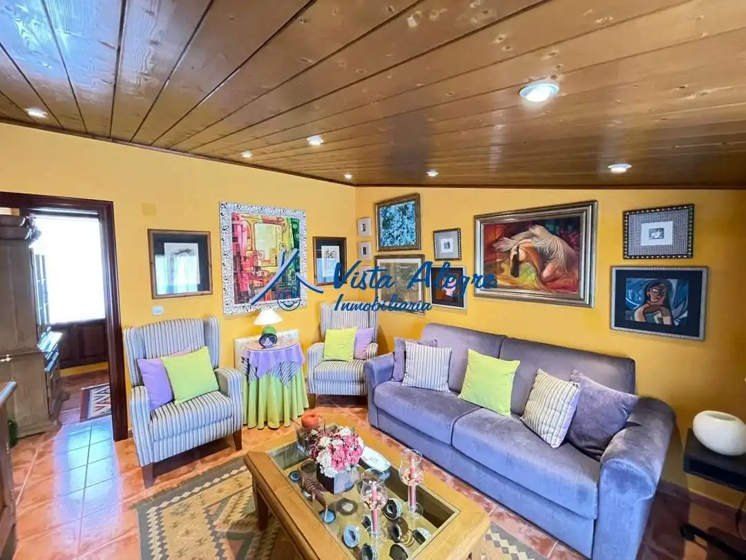 Sala de estar de Casa o chalet en venta en Leiva con Calefacción, Terraza y Trastero