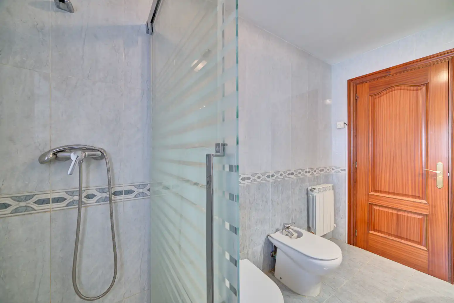 Baño de Casa o chalet en venta en Pueyo / Puiu con Calefacción, Jardín privado y Terraza