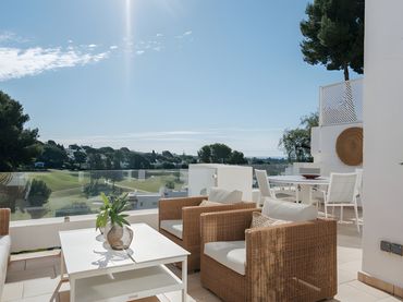 Àtic amb piscina en venda a Nueva Andalucía