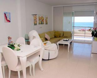 Sala d'estar de Apartament per a compartir en Cubelles amb Aire condicionat i Terrassa