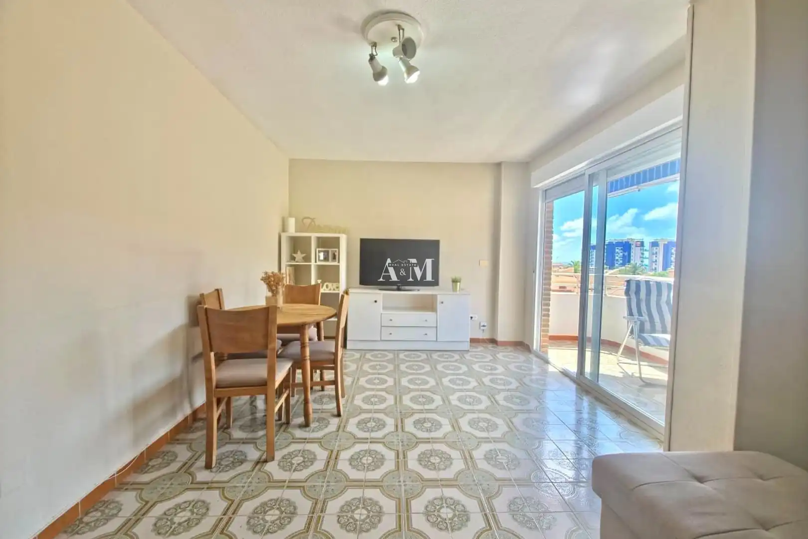 Wohnzimmer von Wohnung zur Miete in Torrevieja mit Heizung, Terrasse und Schwimmbad
