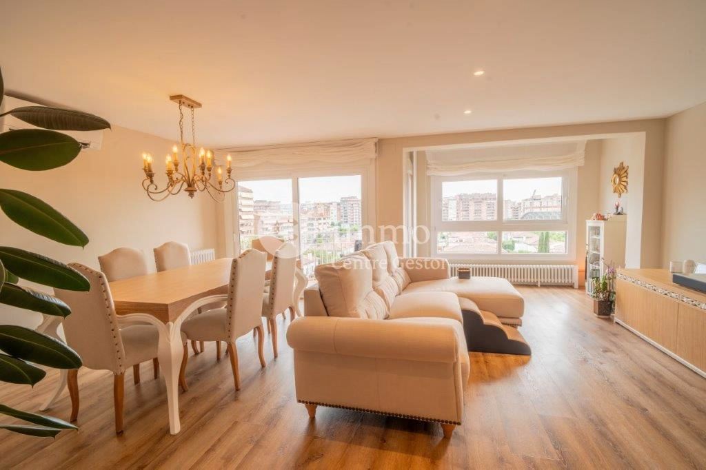 Exterior view of Flat for sale in  Lleida Capital  with Air Conditioner, Heating and Parquet flooring