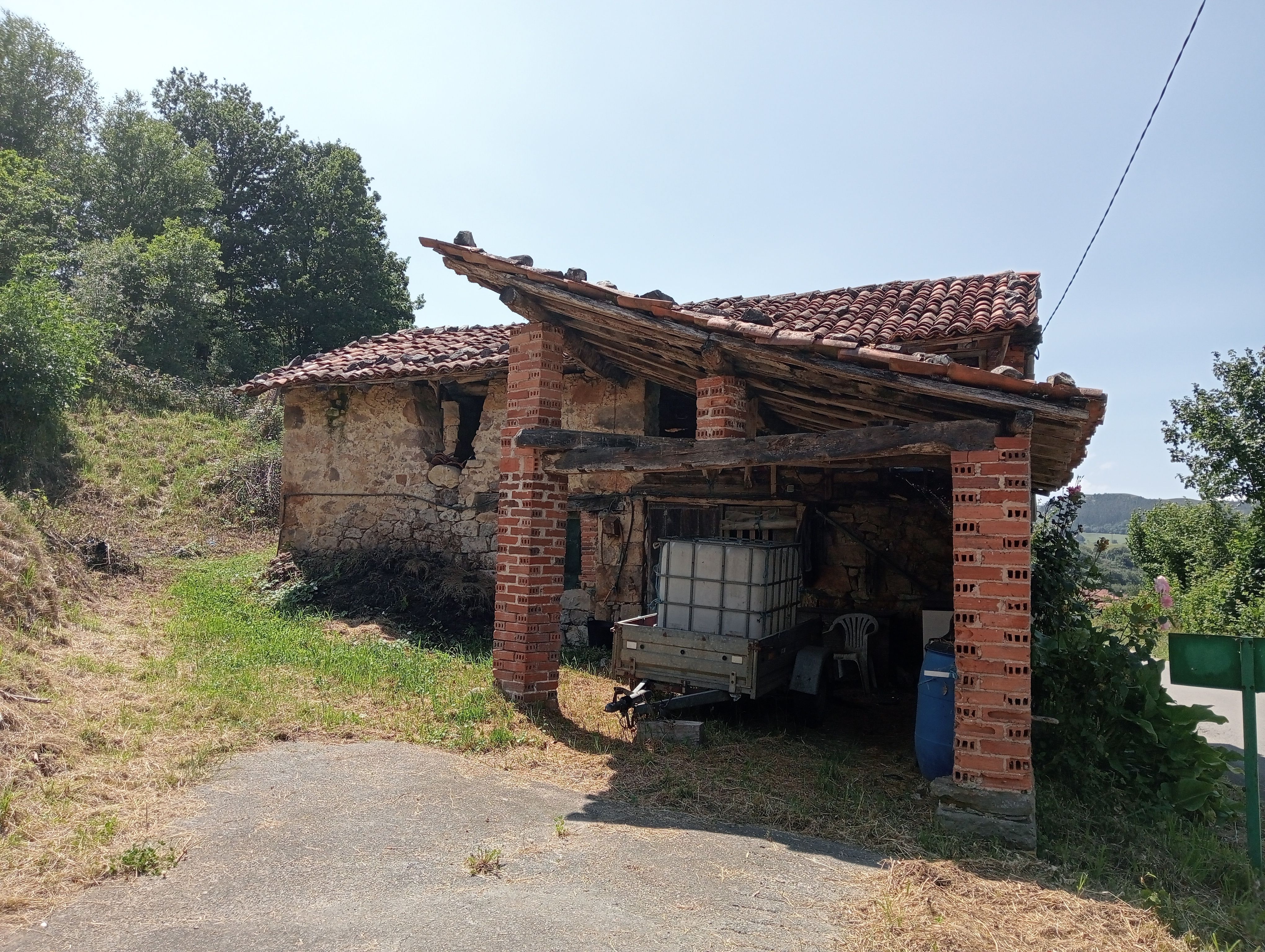 Vista exterior de Casa o xalet en venda en Cangas de Onís amb Jardí privat