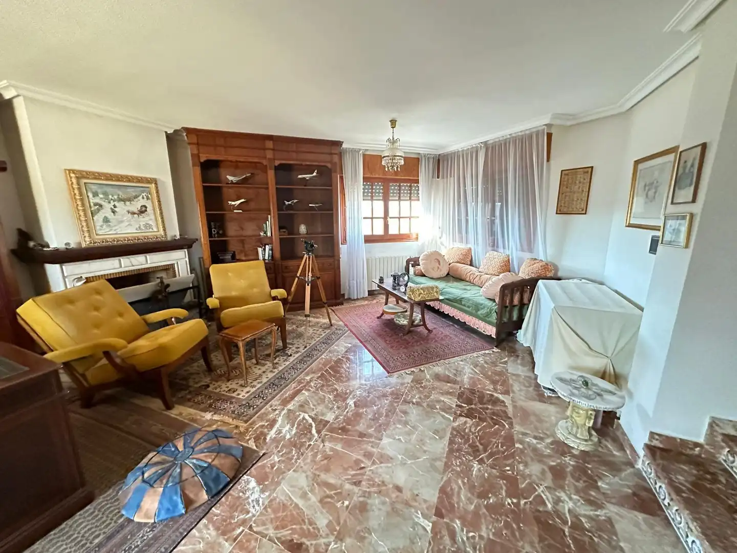 Sala d'estar de Casa o xalet en venda en Alicante / Alacant amb Jardí privat, Terrassa i Traster