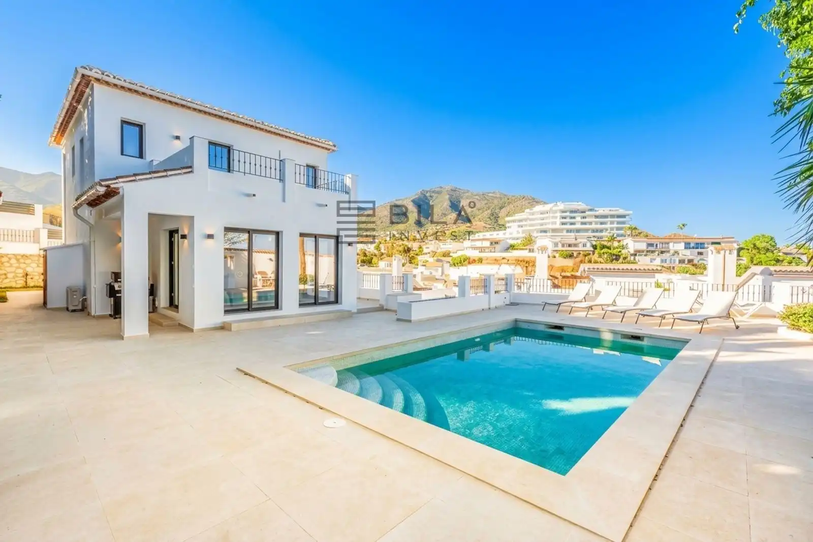 Villa con piscina in vendita a C/ Amapolas