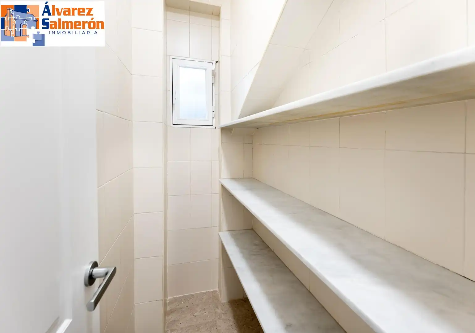 Bathroom of Flat for sale in Ronda