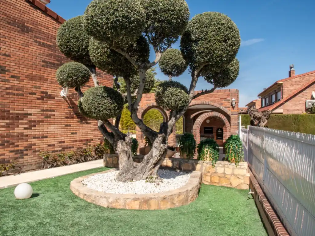 Jardí de Casa adosada en venda en Cuarte de Huerva amb Aire condicionat, Jardí privat i Piscina
