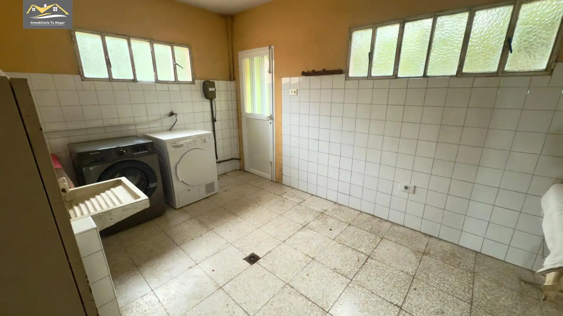 Kitchen of Houses for sale in Ourense Capital   with Private garden, Terrace and Storage room