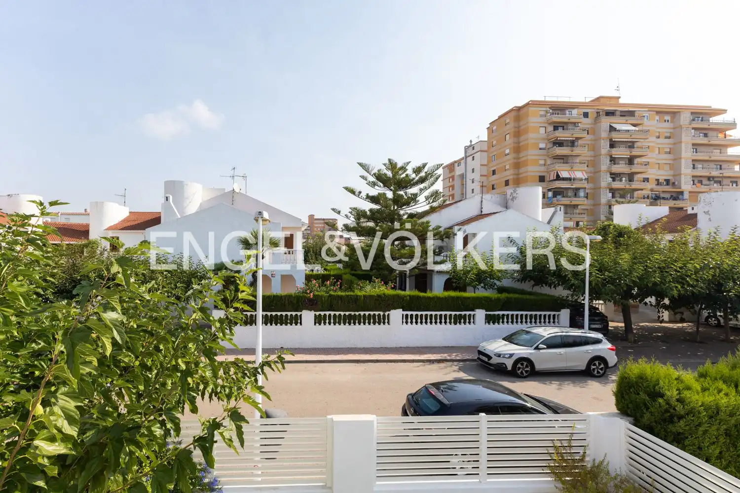 Vista exterior de Casa adosada en venda en Oropesa del Mar / Orpesa amb Calefacció, Jardí privat i Terrassa
