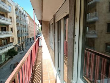 Appartement avec ascenseur à louer à Calle Azafranal 32