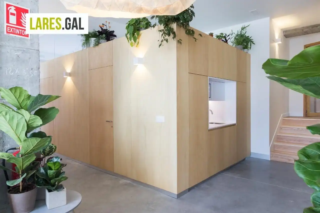 Office for rent in Cangas   with Air Conditioner and Heating