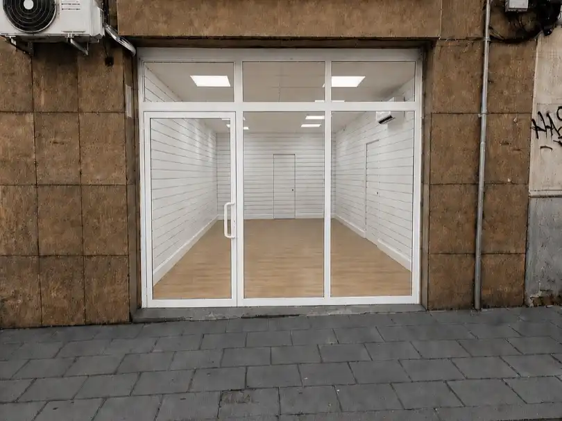 Local de lloguer en L'Hospitalet de Llobregat amb Parquet