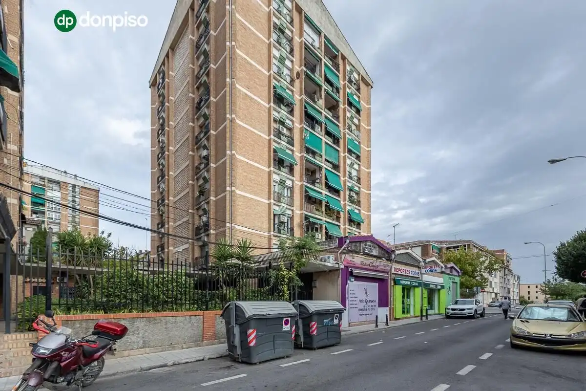 Exterior view of Flat for sale in Granada  with Air Conditioner and Terrace