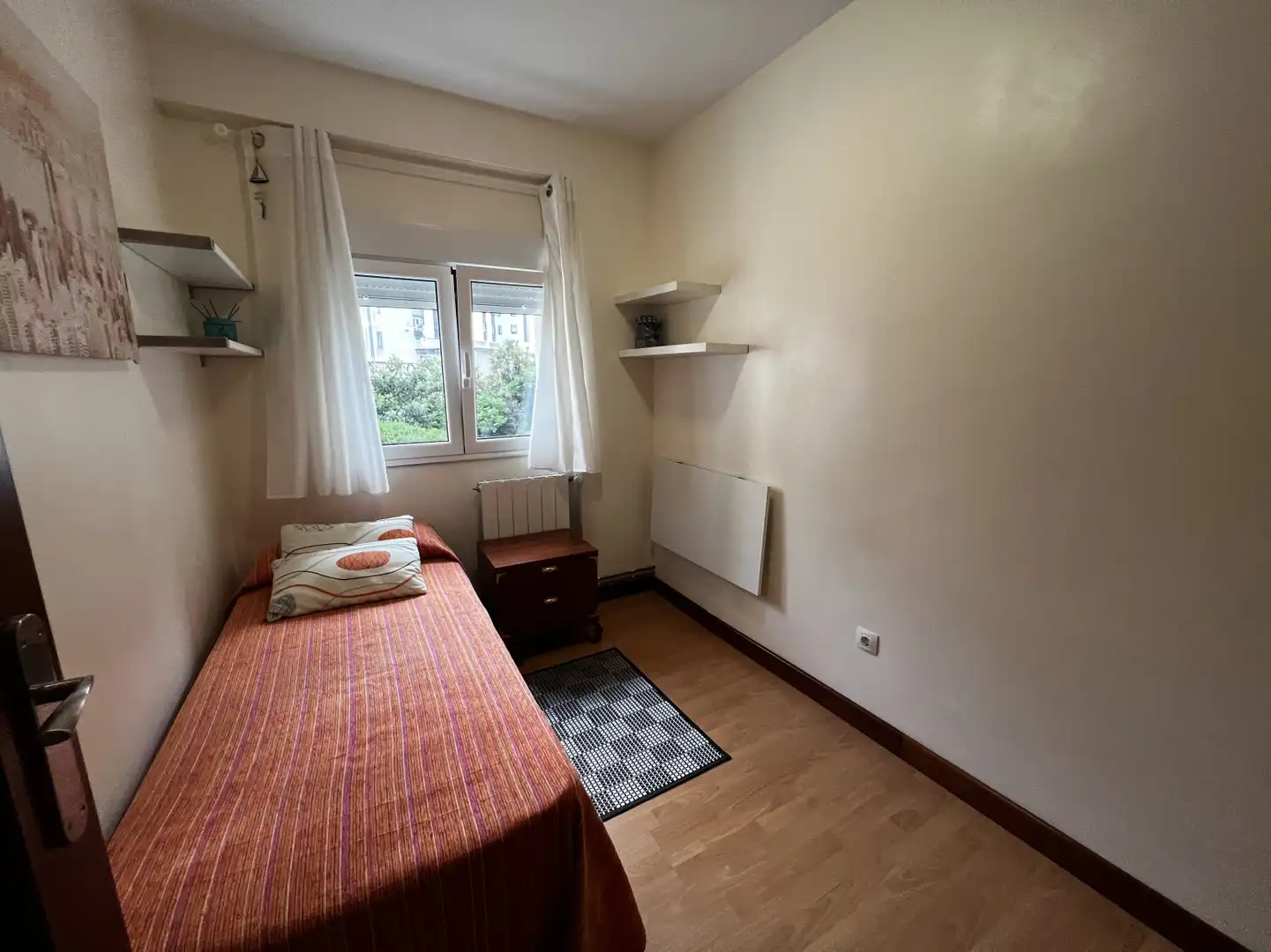 Bedroom of Flat for rent in Santander  with Heating