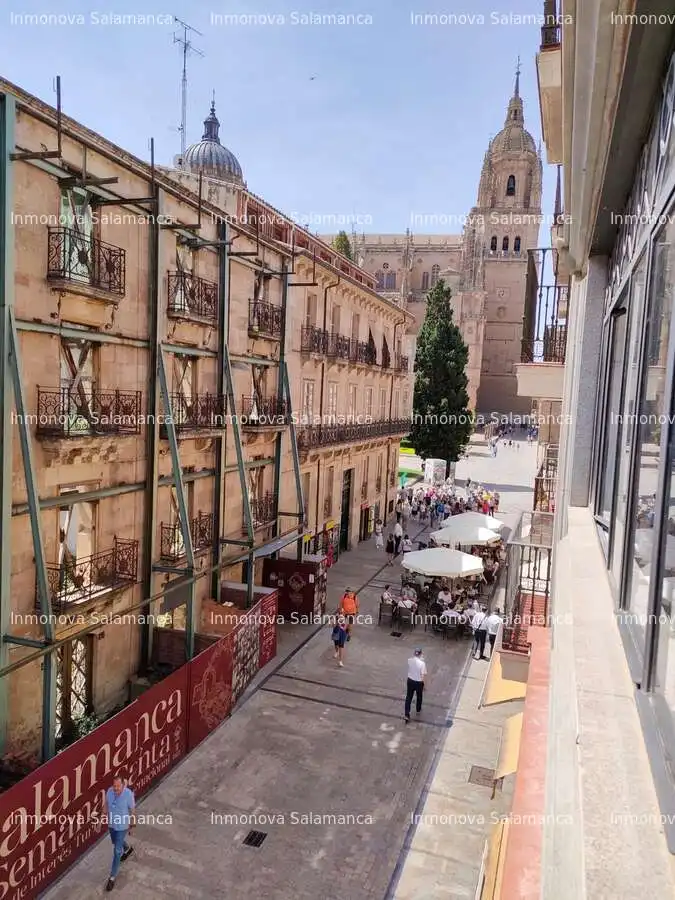 Vista exterior de Apartament de lloguer en Salamanca amb Calefacció, Terrassa i Moblat