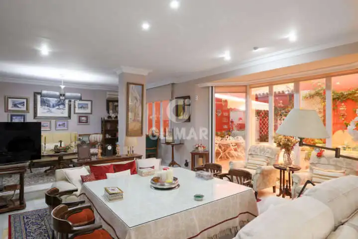 Sala de estar de Casa adosada en venta en El Puerto de Santa María con Calefacción y Jardín privado