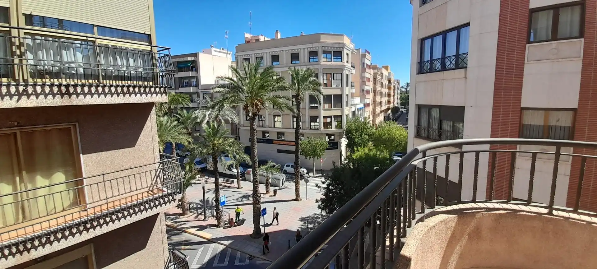 Außenansicht von Wohnung zur Miete in Elche / Elx mit Klimaanlage, Möbliert und Balkon