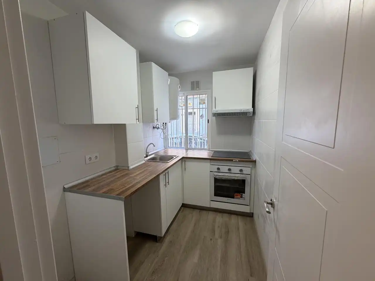 Cocina de Planta baja en venta en Madrid con Calefacción