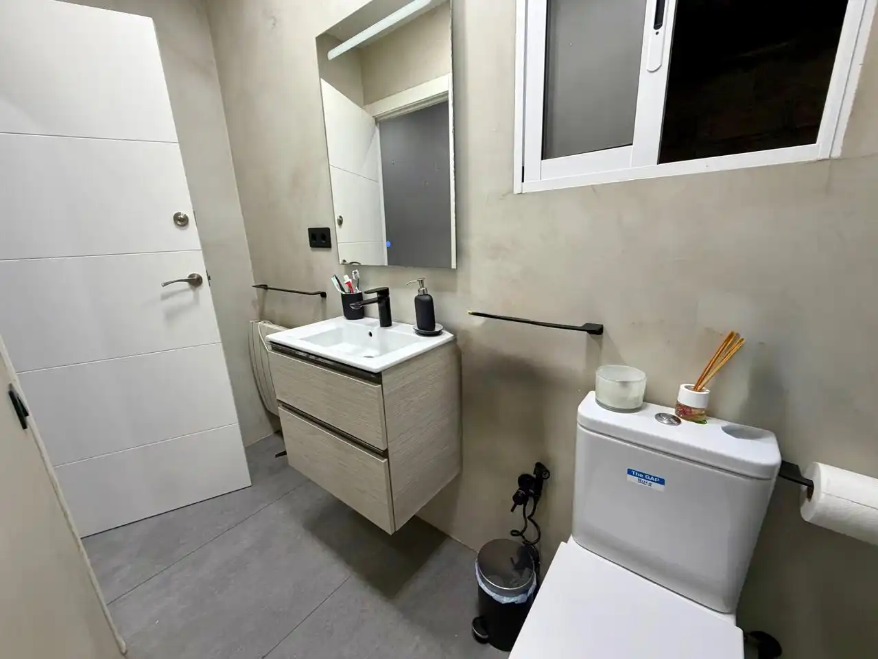 Bathroom of Flat for sale in Nou Barris
