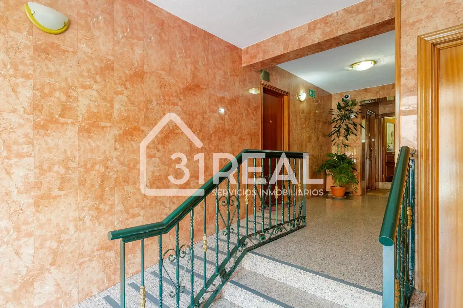 Piso en venta en Madrid con Calefacción, Parquet y Terraza