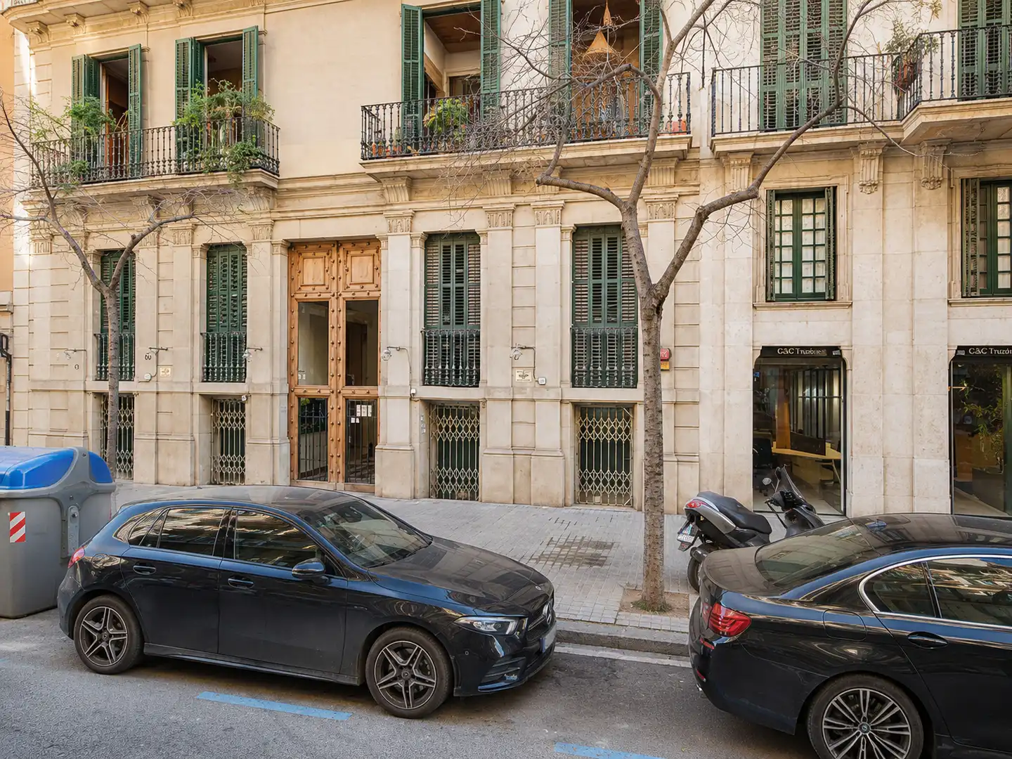 Vista exterior de Local en venda en Barcelona