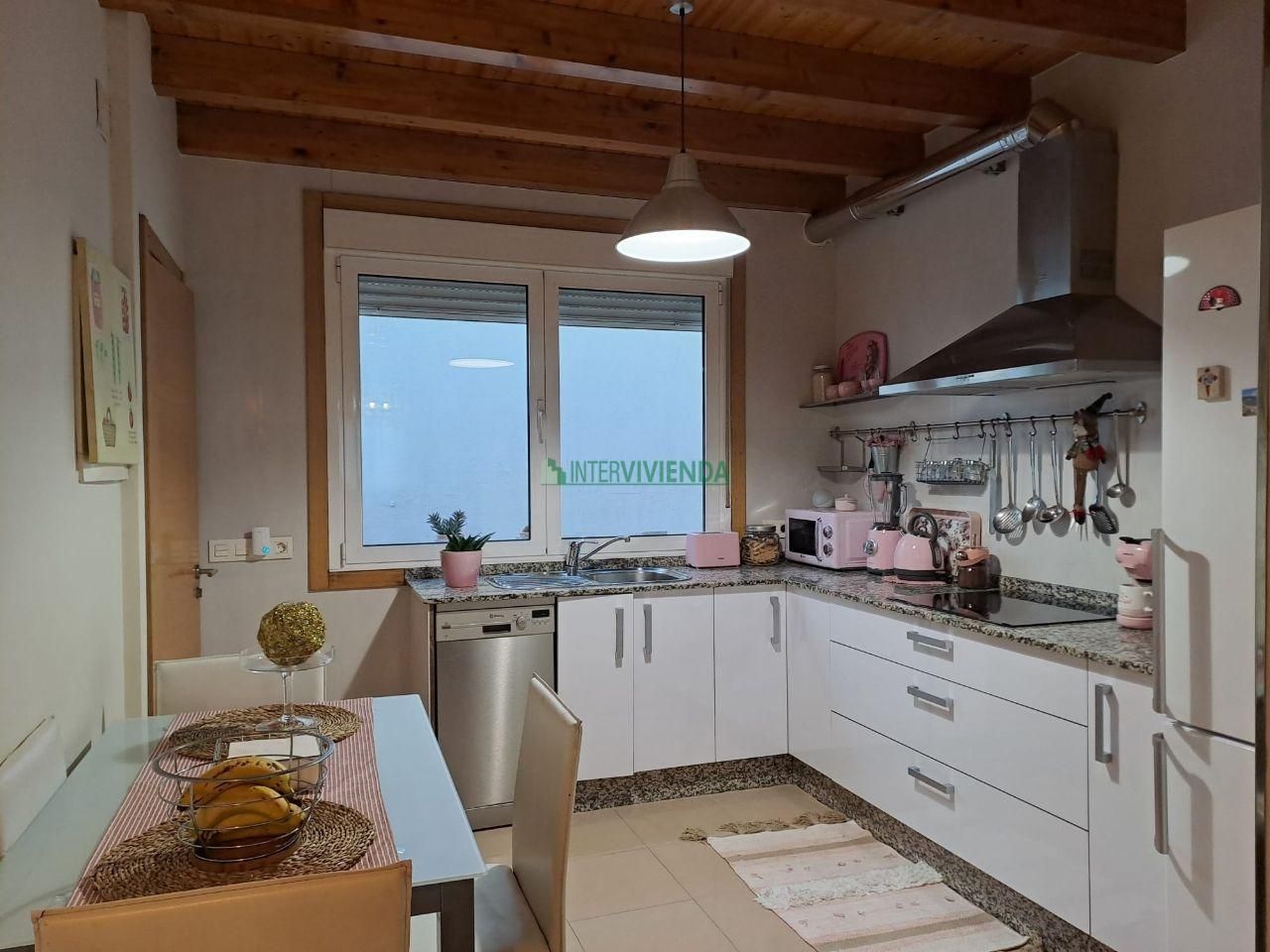Kitchen of Flat for rent in Vigo   with Heating and Furnished