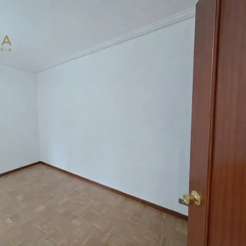 Wohnung zum Verkauf in Vitoria - Gasteiz mit Heizung, Terrasse und Abstellraum