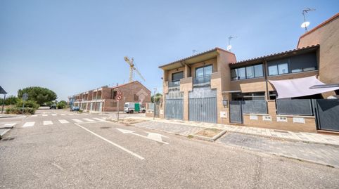 Foto 2 de Casa adosada en venta en Laguna de Duero, Valladolid