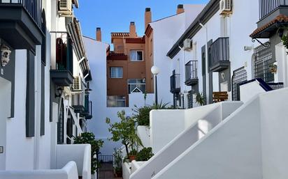 Vista exterior de Casa o xalet en venda en Mijas amb Aire condicionat