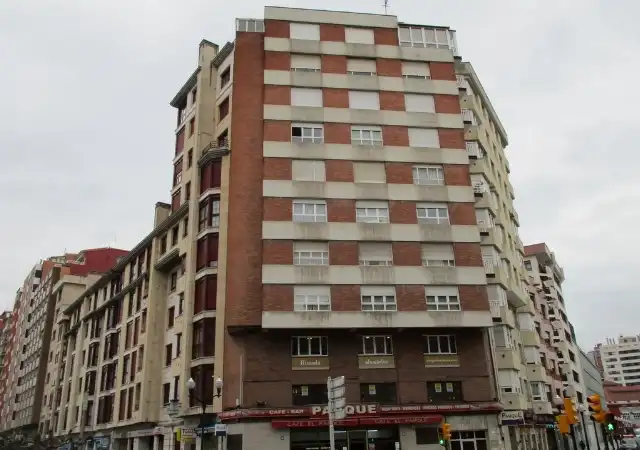 Vista exterior de Piso en venta en Gijón 