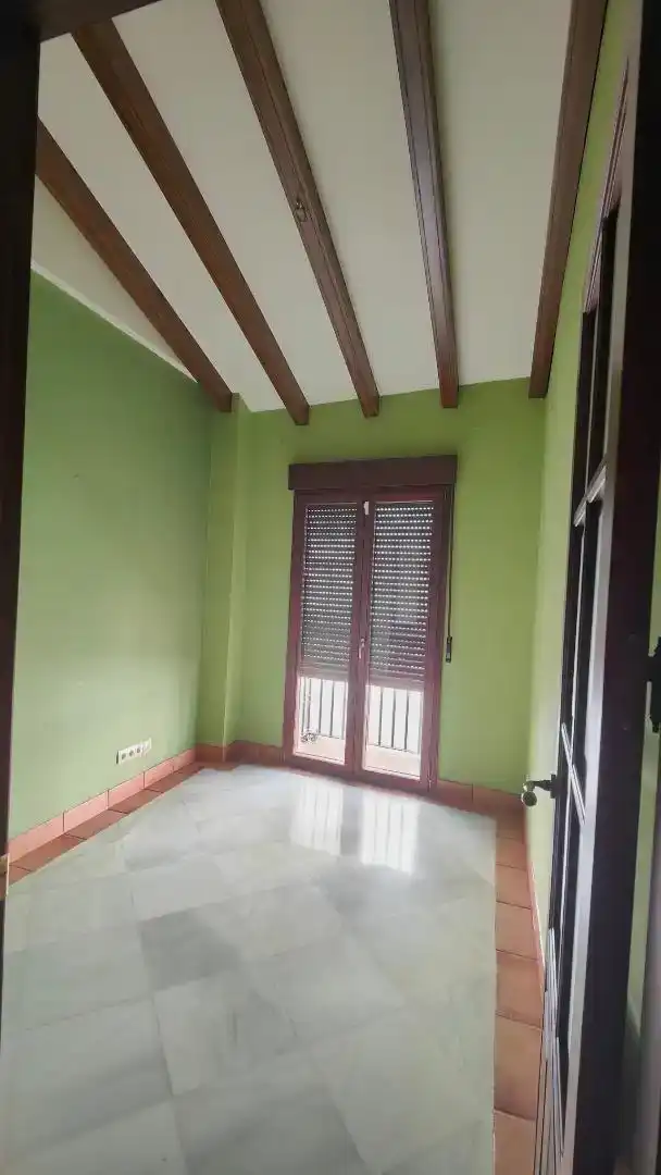 Flat for sale in Utrera  with Air Conditioner and Balcony