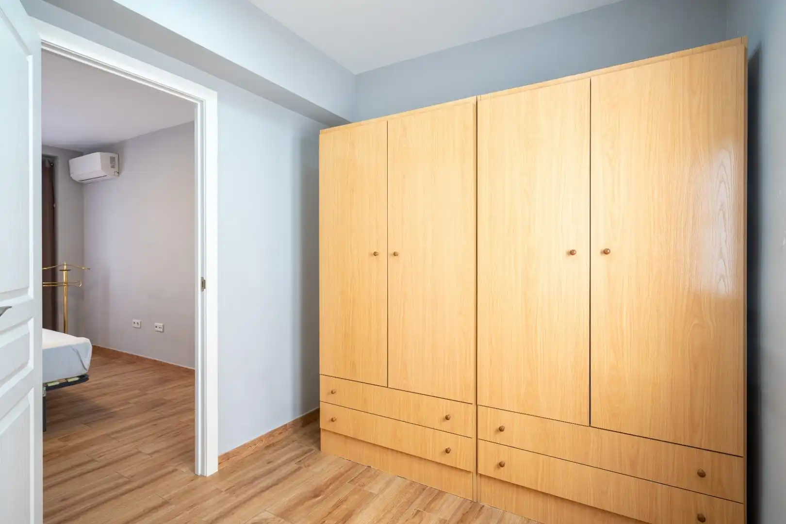 Schlafzimmer von Wohnung zur Miete in Almería mit Klimaanlage, Heizung und Terrasse