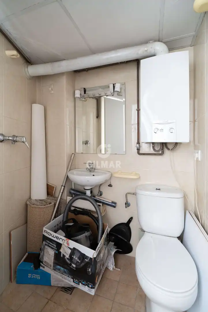 Bathroom of Flat for sale in Madrid  with Heating and Storage room