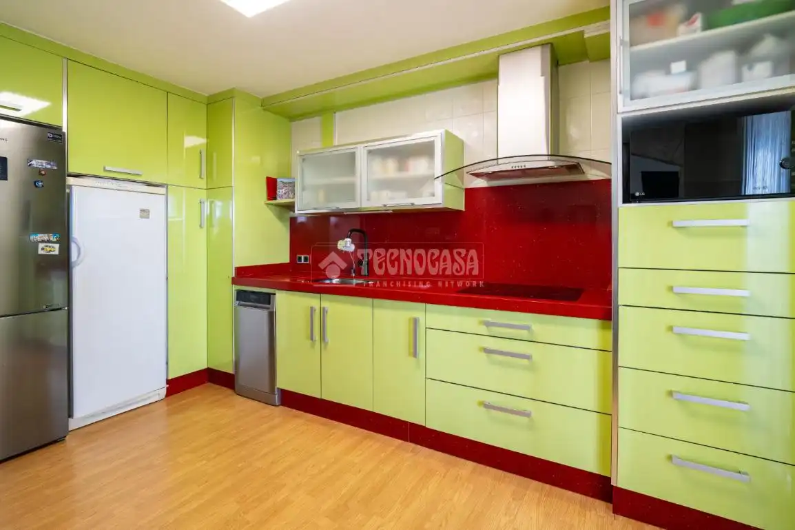 Cocina de Casa adosada en venta en Padul con Terraza y Piscina comunitaria