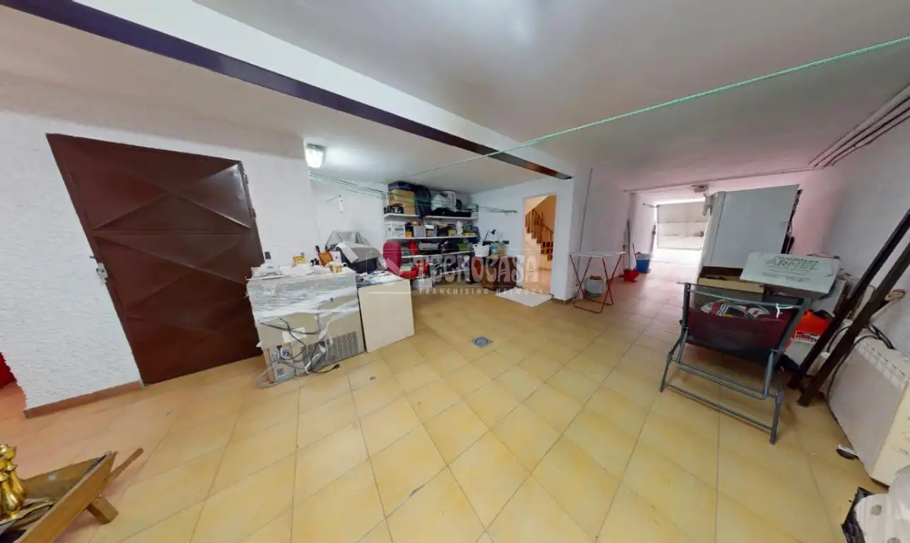 Einfamilien-Reihenhaus zum Verkauf in Leganés mit Heizung, Parkett und Terrasse