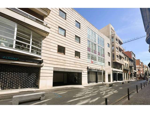 Oficina en Alquiler en Calle Juli Garreta en Eixample Nord