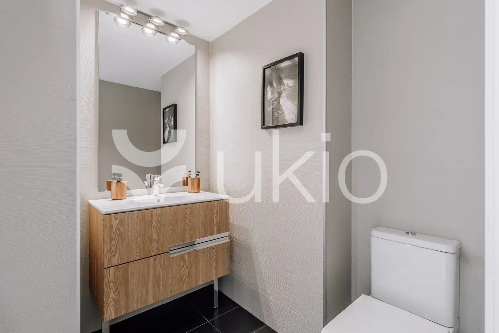 Bathroom of Flat for rent in Madrid  with Air Conditioner, Terrace and Furnished