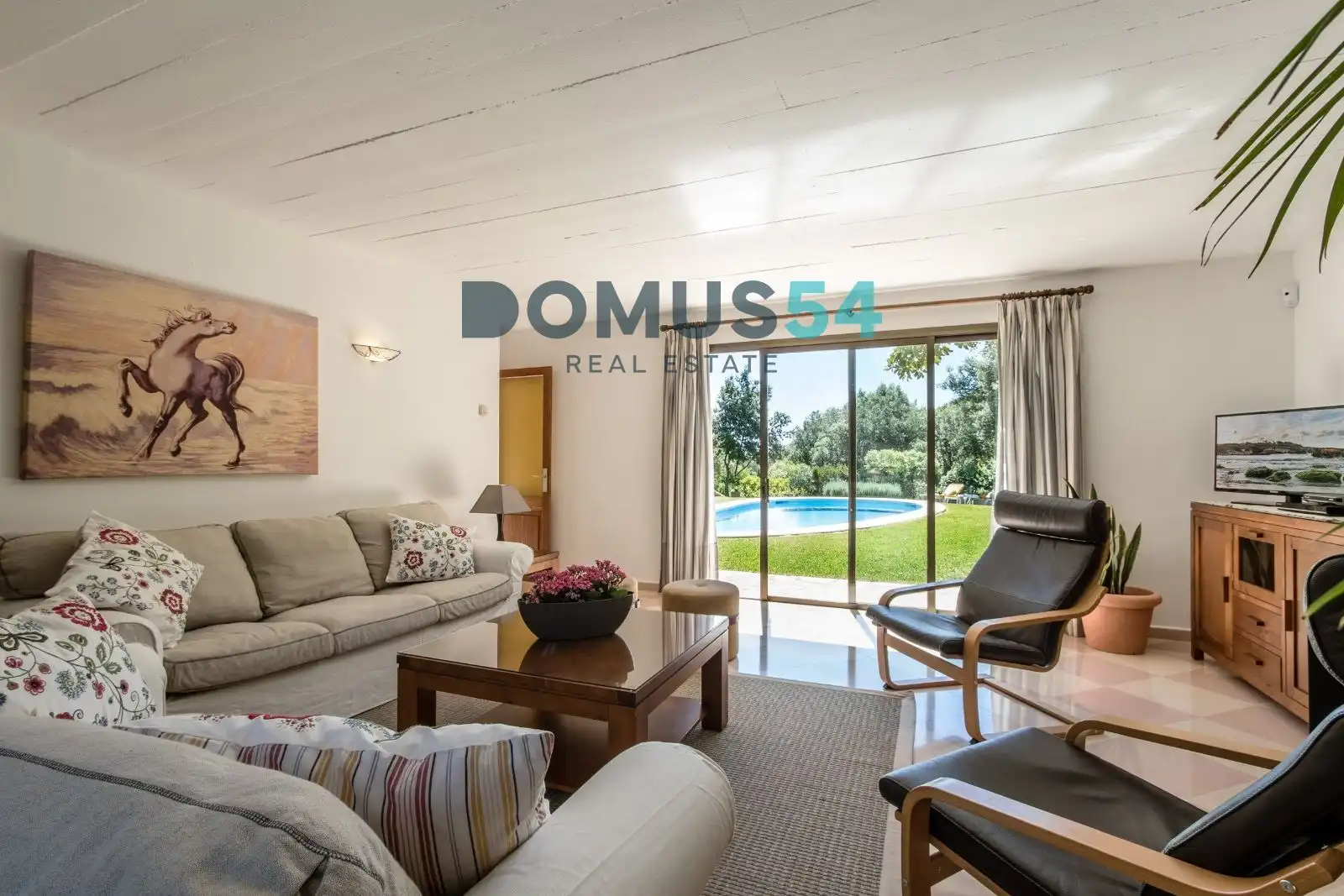 Sala de estar de Finca rústica en venta en Pollença con Aire acondicionado, Terraza y Piscina