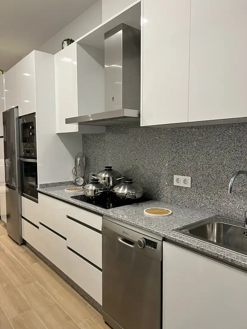 Cocina de Apartamento de alquiler en Cangas  con Calefacción, Amueblado y Horno