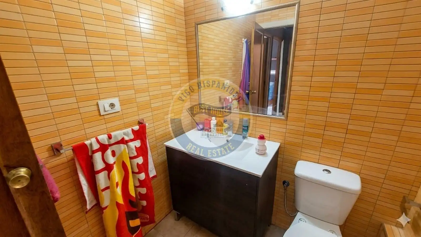 Bathroom of Flat for sale in Vigo   with Storage room and Furnished