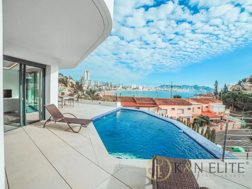 Terraza de Dúplex en venta en Benidorm con Aire acondicionado y Piscina
