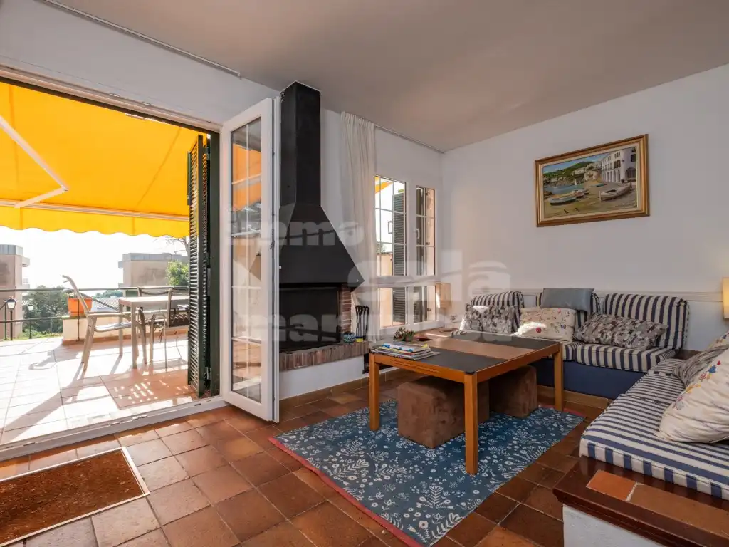 Sala d'estar de Casa o xalet en venda en Palafrugell
