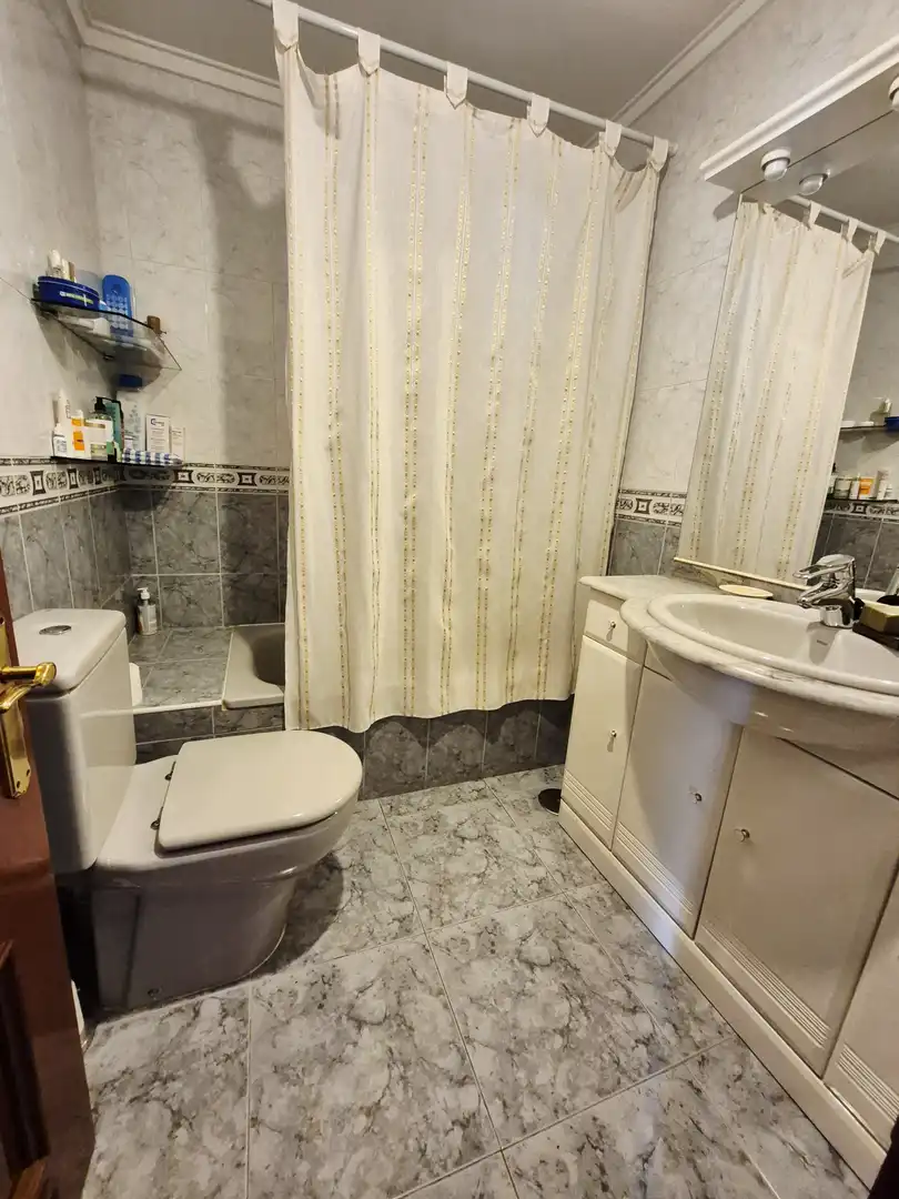 Bathroom of Flat for sale in Avilés  with Heating, Parquet flooring and Storage room