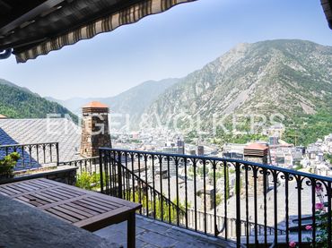 Maison mitoyenne avec balcon à vendre à Les Escaldes