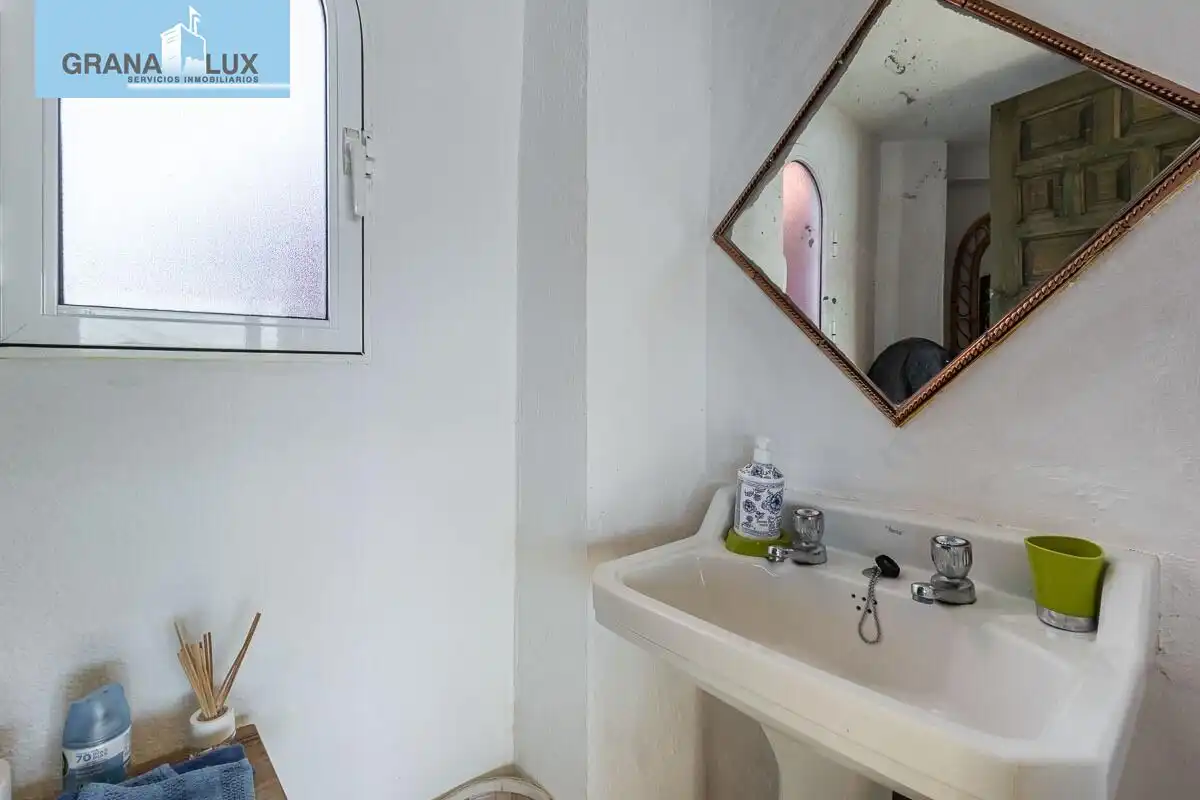 Bathroom of Houses for sale in Almuñécar  with Air Conditioner, Heating and Private garden